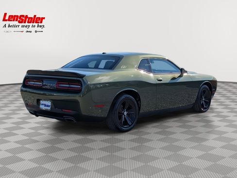 Used 2023 Dodge Challenger SXT image 5