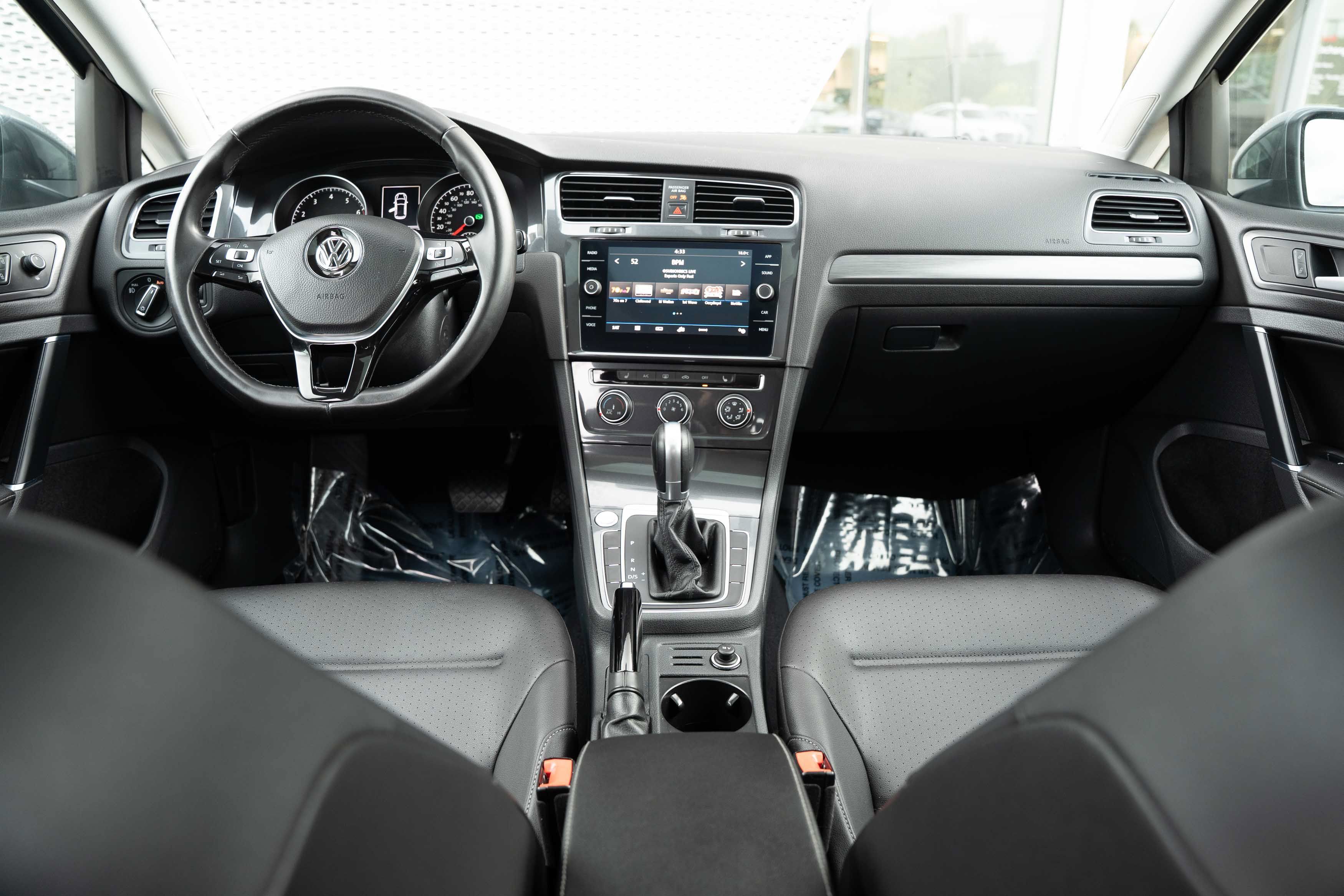 Used 2018 Volkswagen Golf SE FWD image 8