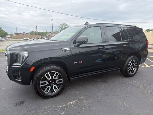 Used 2021 GMC Yukon AT4 w/ AT4 Premium Package AWD/4WD image 3