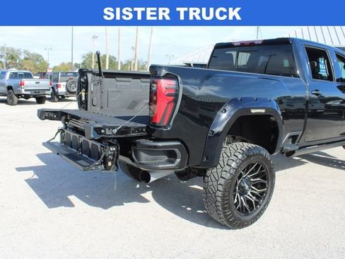 Used 2025 GMC Sierra 2500 AT4 w/ AT4 Premium Plus Package image 12