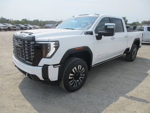 New 2026 GMC Sierra 2500 Denali Ultimate AWD/4WD image 11