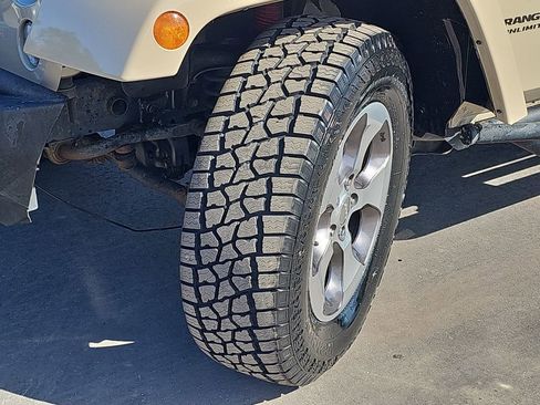 Used 2016 Jeep Wrangler Unlimited Sahara image 38