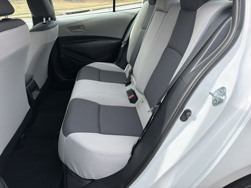 Used 2025 Toyota Corolla LE image 20