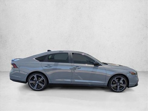 Used 2025 Honda Accord Sport image 4