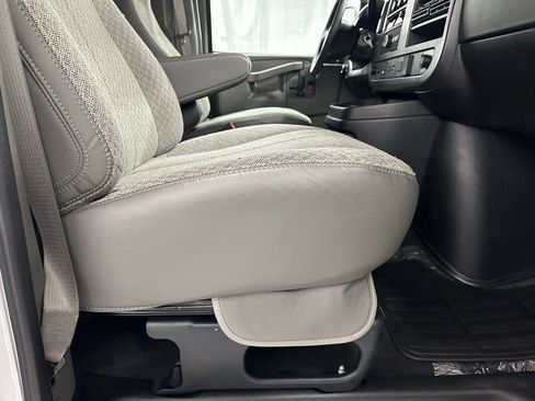 Used 2025 Chevrolet Express 3500 LT w/ LT Preferred Equipment Group image 46