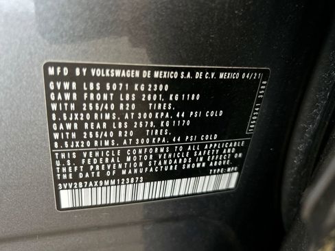 Certified 2021 Volkswagen Tiguan SE R-Line image 47