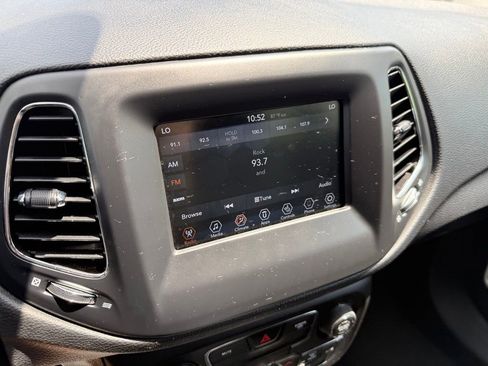 Used 2020 Jeep Compass Latitude w/ Popular Equipment Group AWD/4WD image 10