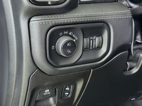 Used 2022 RAM 1500 Limited AWD/4WD image 10