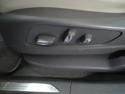 Used 2020 Cadillac XT5 Premium Luxury image 3