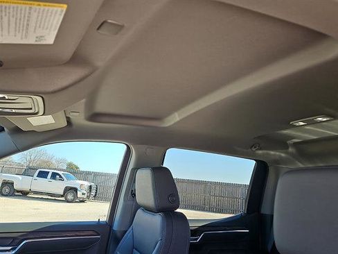 New 2026 GMC Sierra 1500 SLT image 12