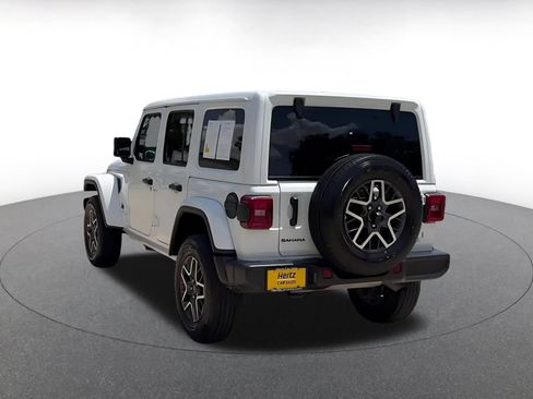 Used 2025 Jeep Wrangler Unlimited Sahara AWD/4WD image 10