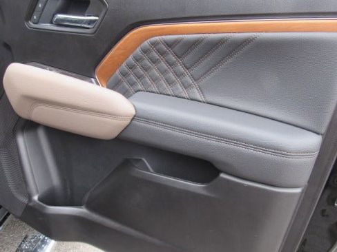 Certified 2025 GMC Canyon Denali AWD/4WD image 13