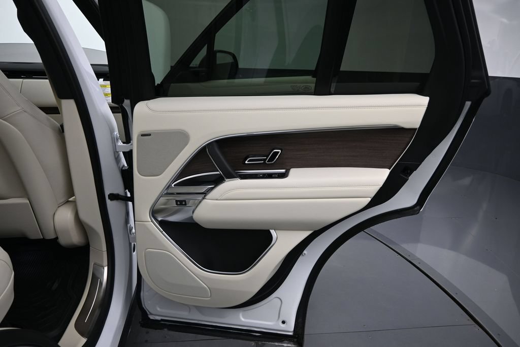 New 2026 Land Rover Range Rover SE AWD/4WD image 12