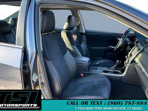 Used 2016 Toyota Camry XSE w/ Moonroof Package image 7