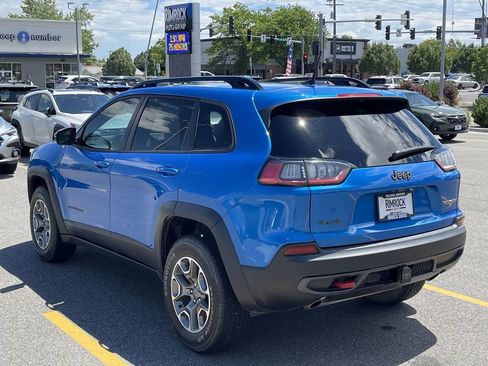 Used 2022 Jeep Cherokee Trailhawk w/ Comfort/Convenience Group AWD/4WD image 5