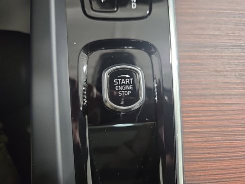 Used 2023 Volvo XC60 B5 Plus w/ Climate Package image 13