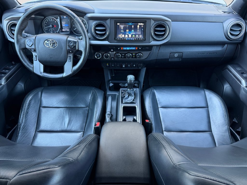 Used 2022 Toyota Tacoma TRD Sport w/ TRD Premium Sport Package AWD/4WD image 16