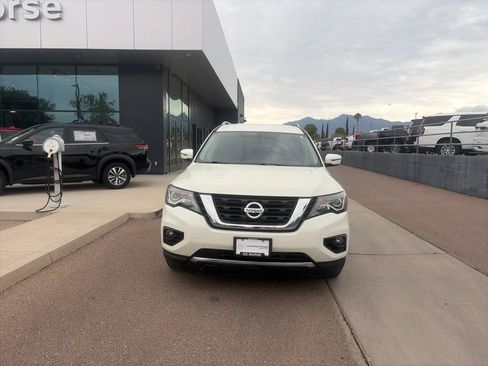 Used 2020 Nissan Pathfinder SV FWD image 2
