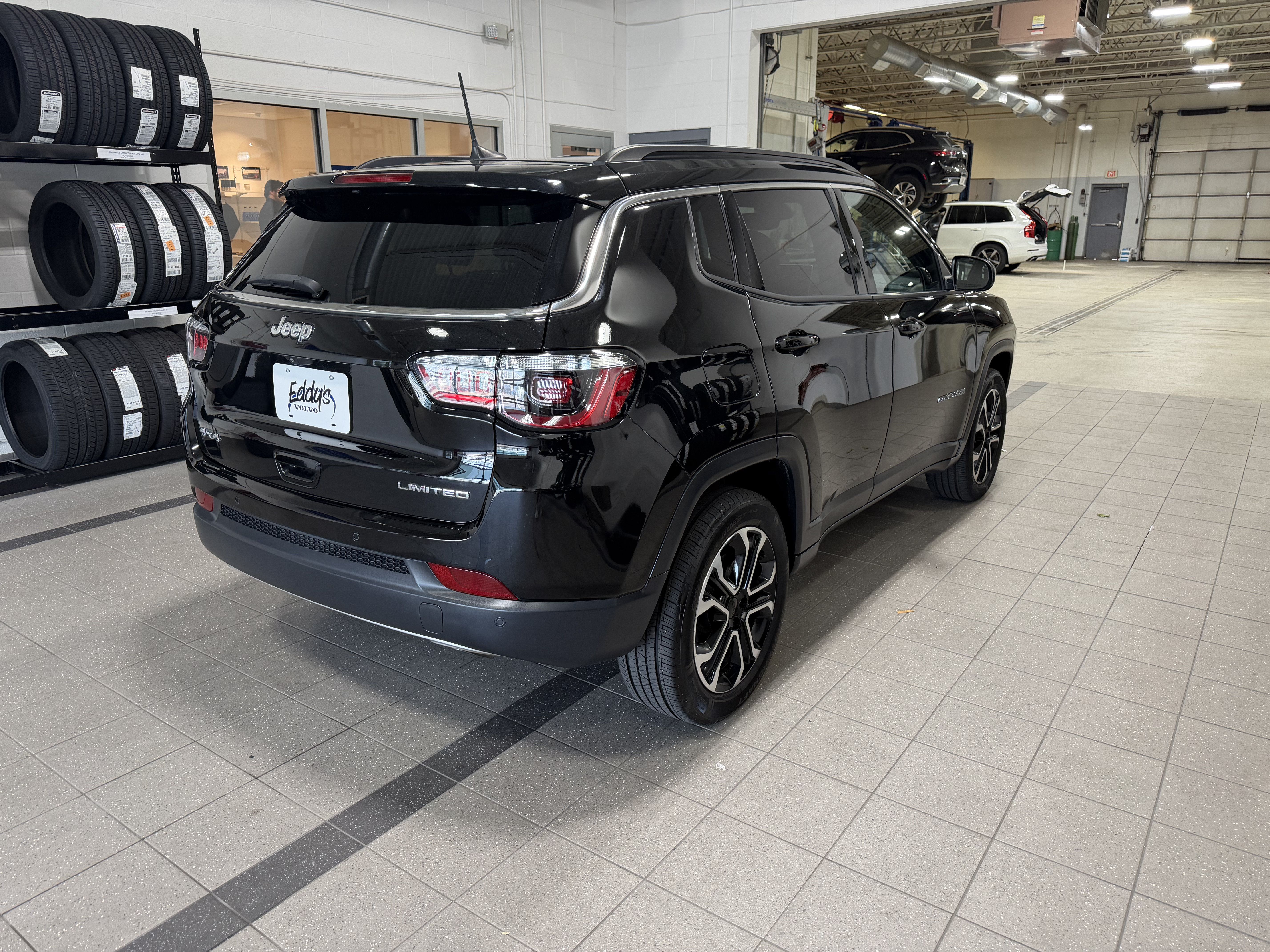 Used 2023 Jeep Compass Limited AWD/4WD image 7