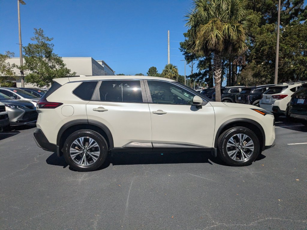 Used 2023 Nissan Rogue SV FWD image 3