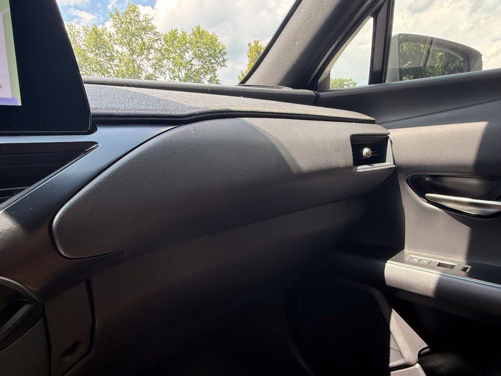 Used 2025 Lexus UX 300h AWD w/ Cold Area Package image 20