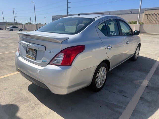 Used 2016 Nissan Versa SV FWD image 6