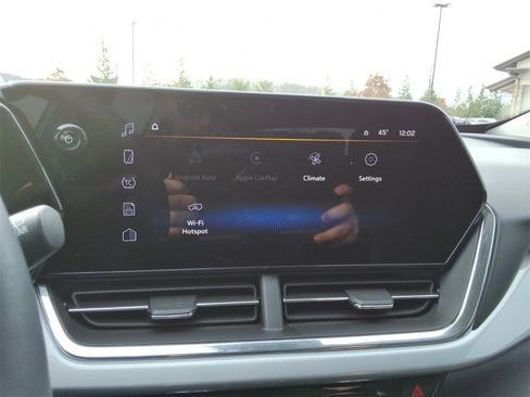 Certified 2025 Chevrolet Trax LT w/ Driver Confidence Package image 30