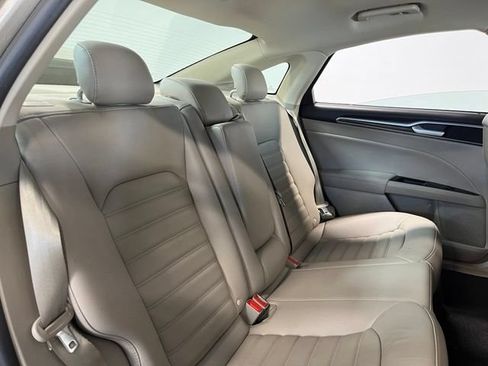 Used 2017 Ford Fusion Energi SE FWD image 15