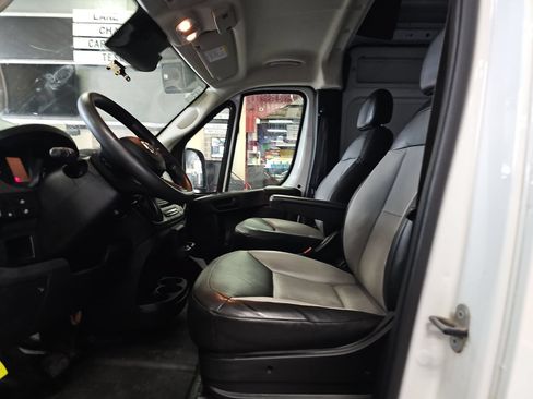 Used 2025 RAM ProMaster 2500 w/ Convenience Group FWD image 13