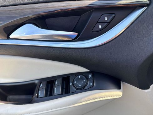 Used 2019 Buick Enclave Essence FWD image 10