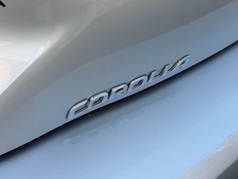Used 2025 Toyota Corolla XSE FWD image 14