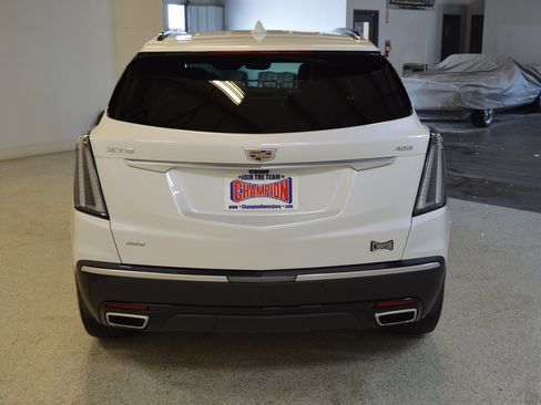 Used 2021 Cadillac XT5 Sportv w/ Platinum Package AWD/4WD image 4