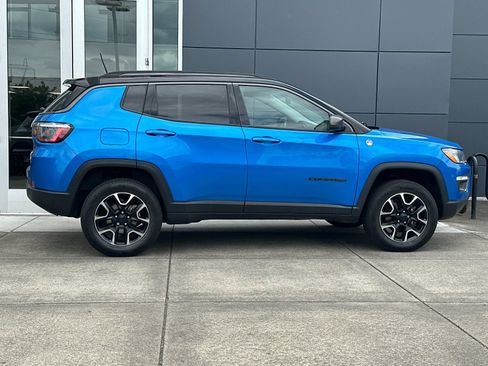 Used 2020 Jeep Compass Trailhawk AWD/4WD image 2