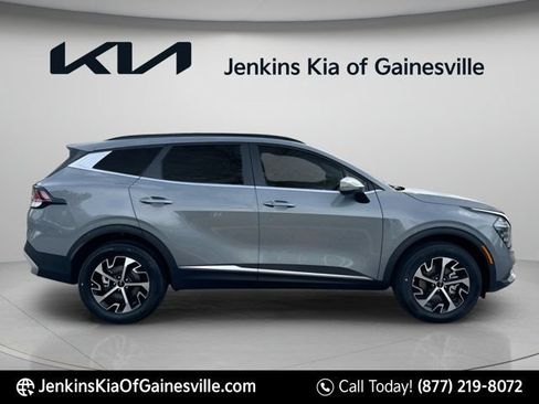Used 2025 Kia Sportage EX w/ Premium Package AWD/4WD image 2