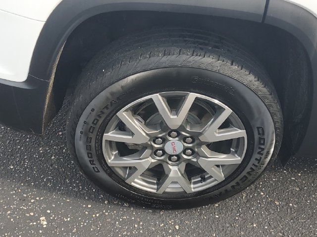 Used 2022 GMC Acadia SLE w/ Driver Convenience Package FWD image 5
