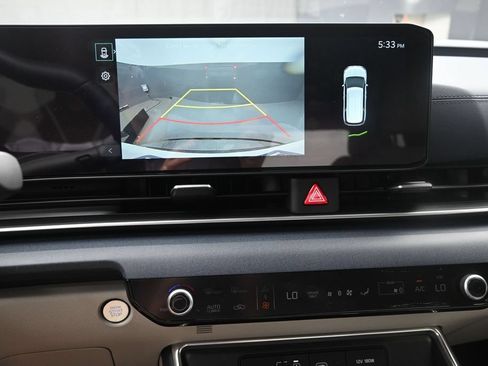 Used 2026 Kia Carnival EX FWD image 12