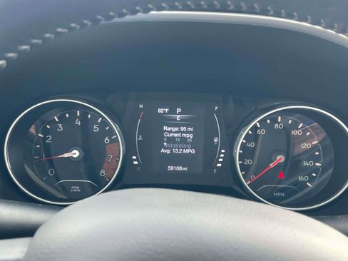 Used 2018 Jeep Compass Latitude image 9