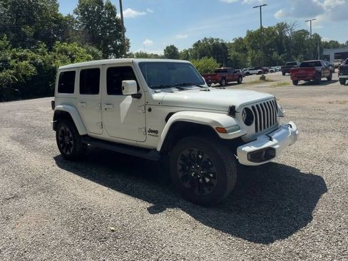 Used 2021 Jeep Wrangler Unlimited Sahara AWD/4WD image 2