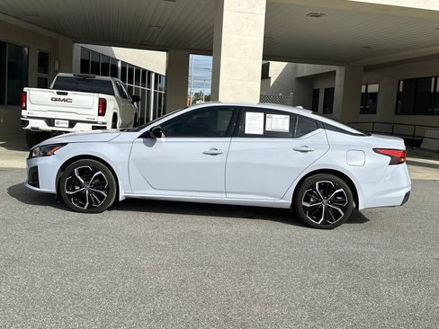 Used 2024 Nissan Altima 2.5 SR image 4