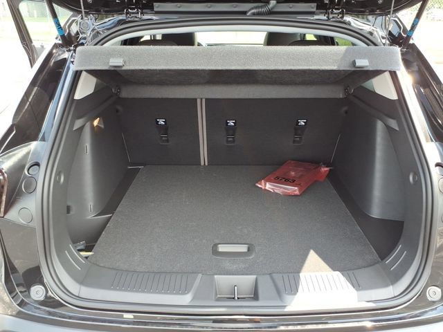 New 2026 Chevrolet Trax ACTIV w/ Sunroof Package FWD image 11
