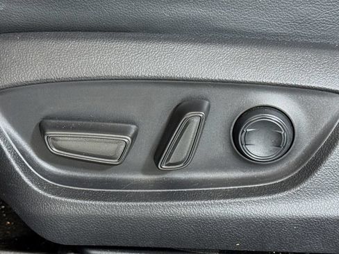 Used 2022 Toyota Camry SE FWD image 14