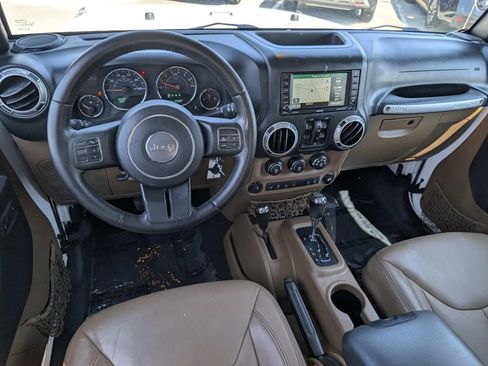 Used 2017 Jeep Wrangler Unlimited Sahara w/ Dual Top Group AWD/4WD image 18
