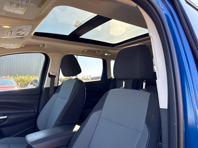 Used 2017 Ford Escape SE AWD/4WD image 2