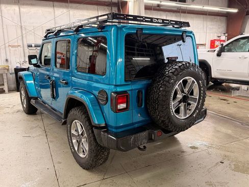 Used 2019 Jeep Wrangler Unlimited Sahara w/ Uconnect 4C Nav & Sound Group AWD/4WD image 3