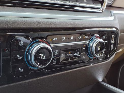 New 2026 GMC Sierra 1500 SLT image 7