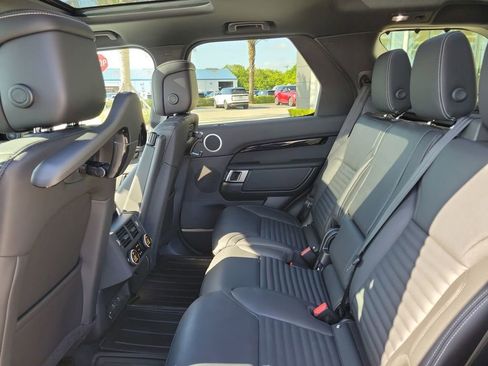 New 2025 Land Rover Discovery S AWD/4WD image 16