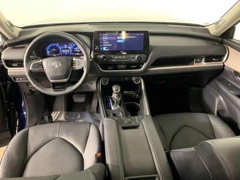Used 2024 Toyota Grand Highlander AWD image 39
