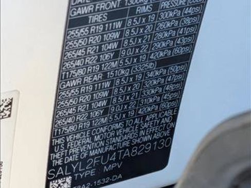 New 2026 Land Rover Range Rover Velar Dynamic SE image 17