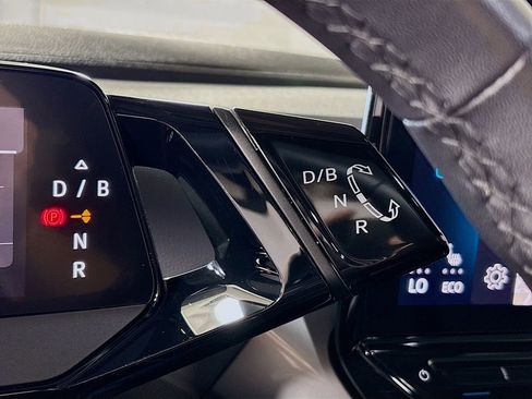 Used 2023 Volkswagen ID.4 S image 19