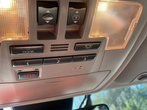 Used 2019 Toyota Highlander Limited Platinum image 25